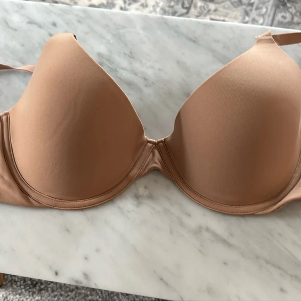SKIMS FITS EVERYBODY PLUNGE BRA NWT SIZE 32 DD